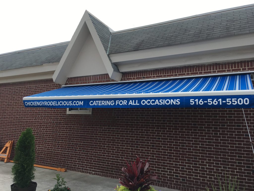 Retractable awning